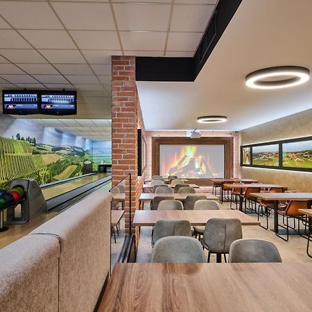 Chocerady Hotel Akademie מראה חיצוני תמונה