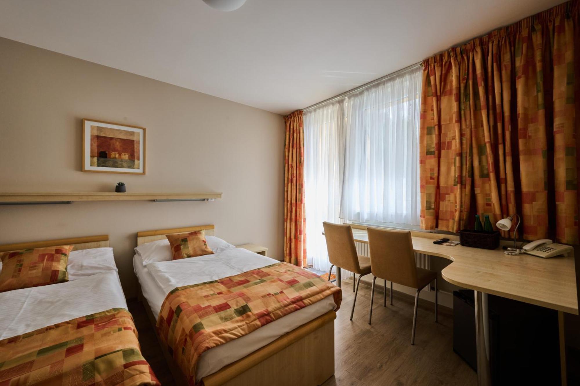 Chocerady Hotel Akademie מראה חיצוני תמונה
