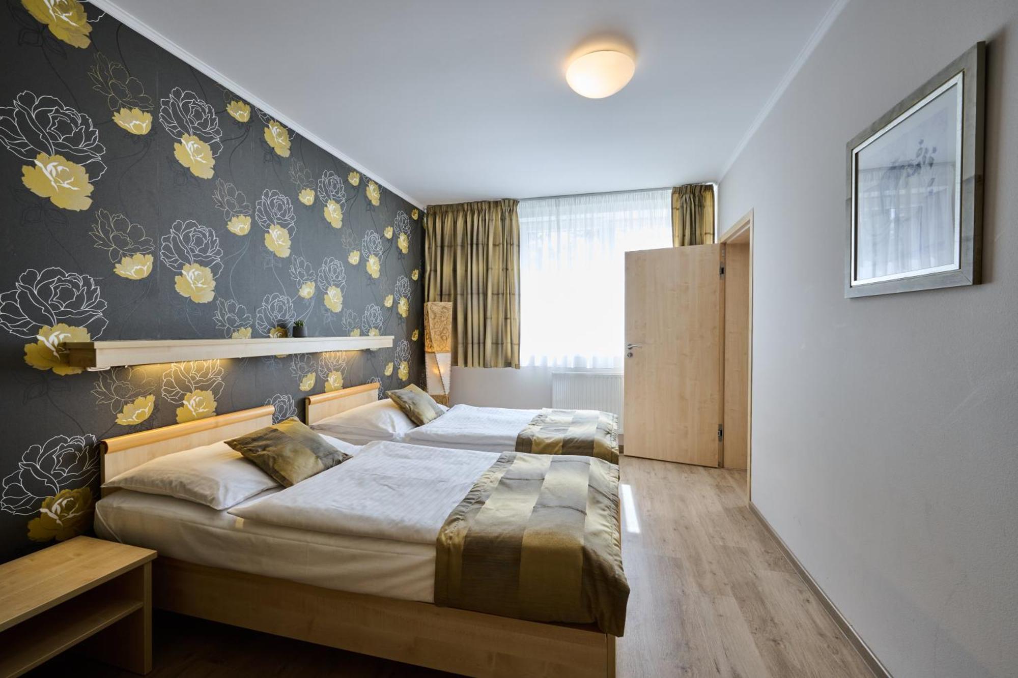 Chocerady Hotel Akademie מראה חיצוני תמונה