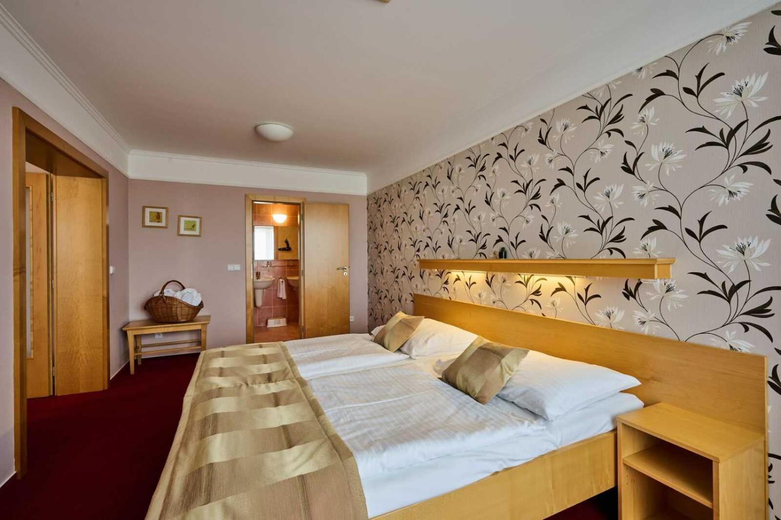 Chocerady Hotel Akademie מראה חיצוני תמונה