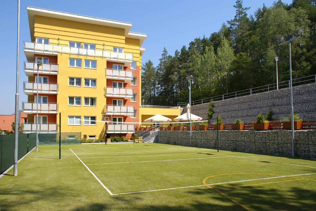 Chocerady Hotel Akademie מראה חיצוני תמונה