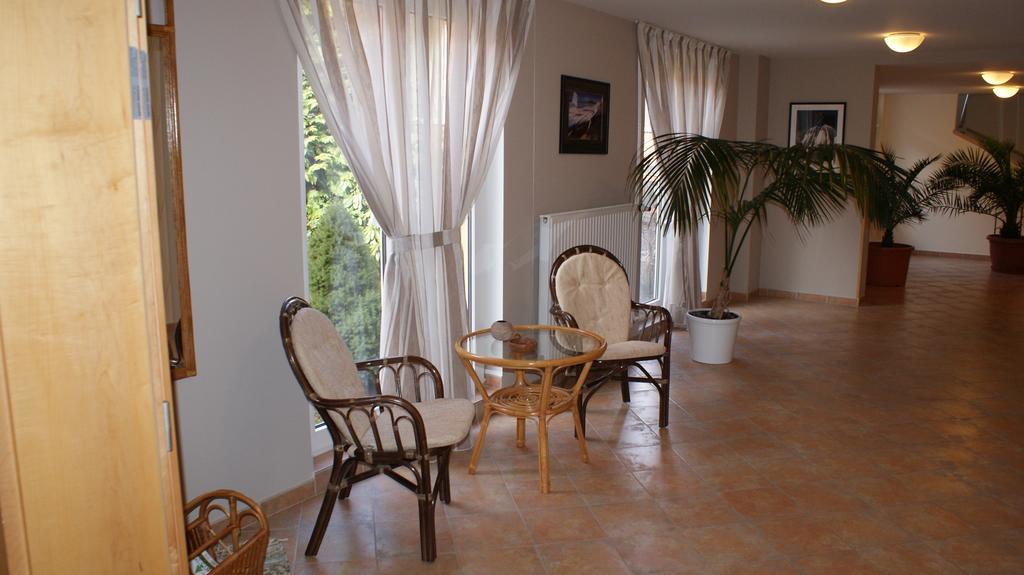 Chocerady Hotel Akademie מראה חיצוני תמונה