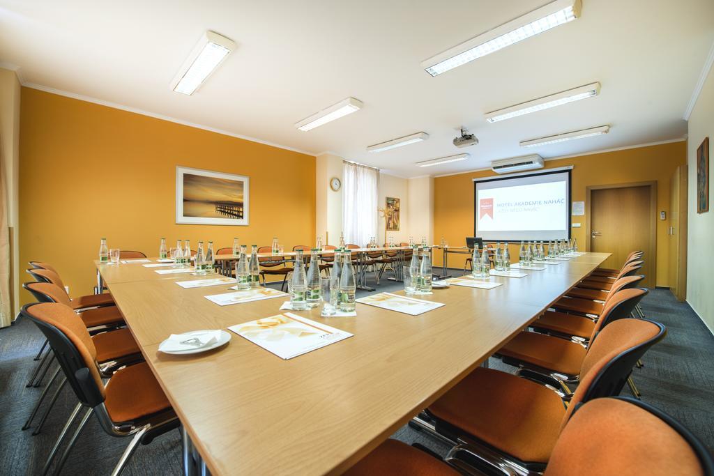 Chocerady Hotel Akademie מראה חיצוני תמונה