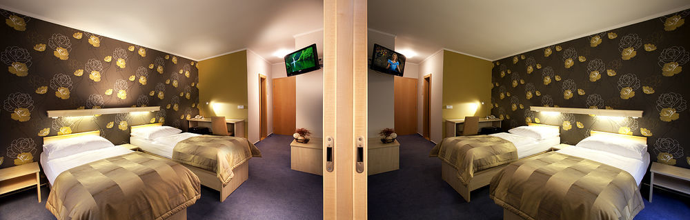 Chocerady Hotel Akademie מראה חיצוני תמונה