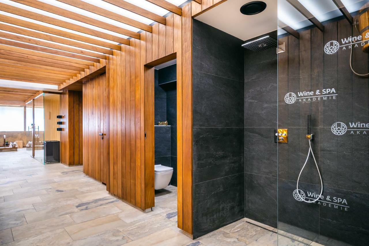 Chocerady Hotel Akademie מראה חיצוני תמונה