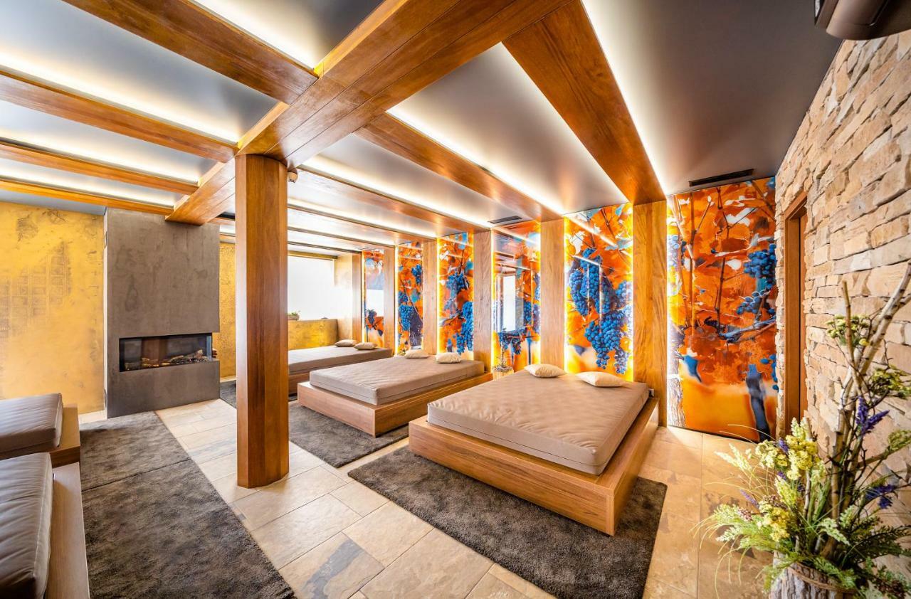 Chocerady Hotel Akademie מראה חיצוני תמונה